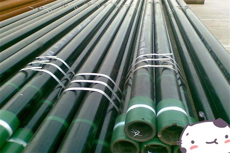 根據(jù)待試壓API5L石油套管的規(guī)格大小、鋼級(jí)（簡(jiǎn)單說就是石油套管的材質(zhì)）、螺紋類型（扣型）來設(shè)定試驗(yàn)壓力數(shù)值、及穩(wěn)壓時(shí)間等